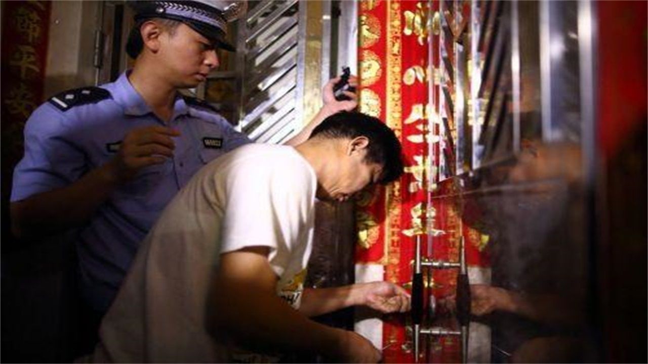 东营请开锁师傅开了锁后，师傅为什么一般都不进门，就算主人请也不进去？